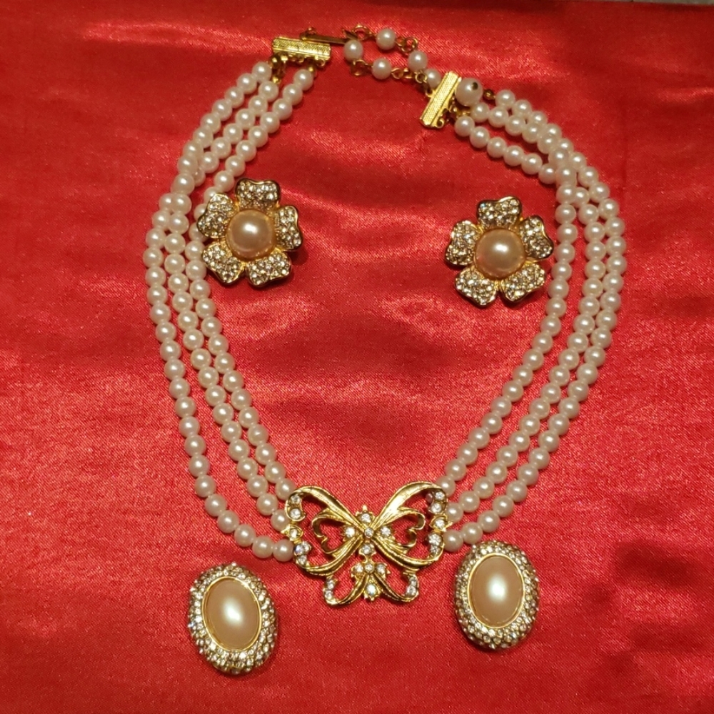 Pearl necklace and earring set